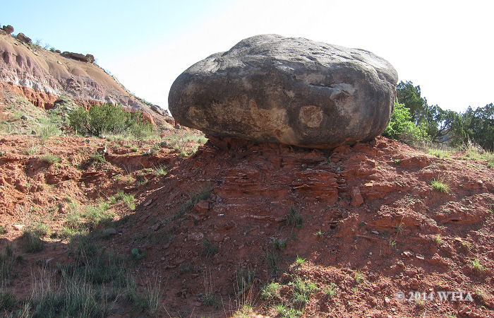 Unusual rock formations and boulders along the Equestrian Trail are not only gorgeous to look at but make good landmarks to mark the trail as well. 
